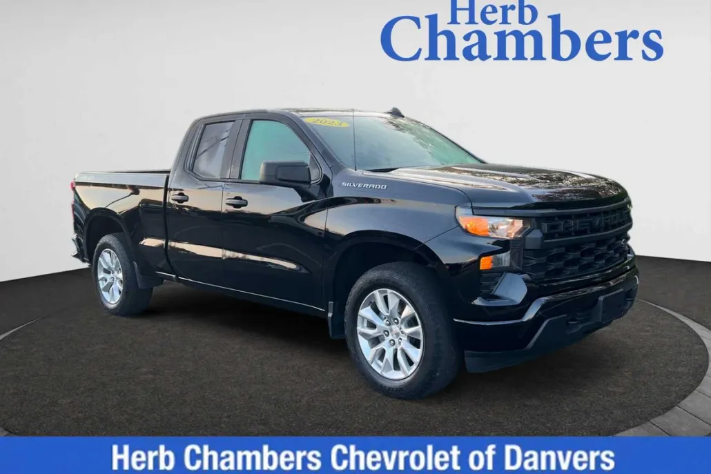 2023 Chevrolet Silverado 1500 Custom photo 1