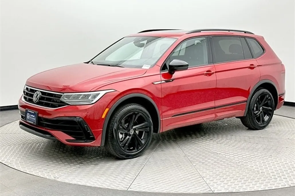 2024 Volkswagen Tiguan SE R-Line Black photo 1