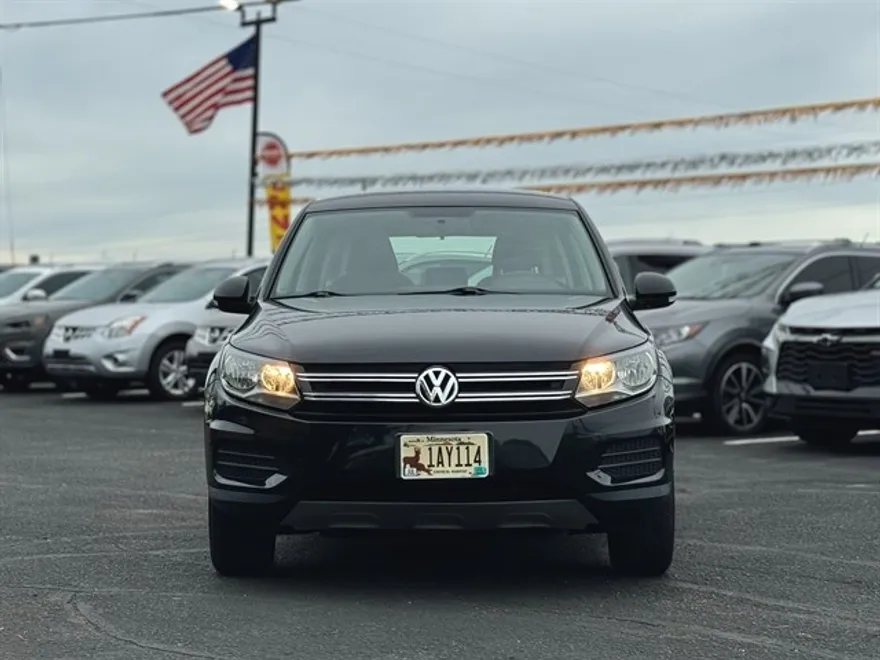 2012 Volkswagen Tiguan S photo 1