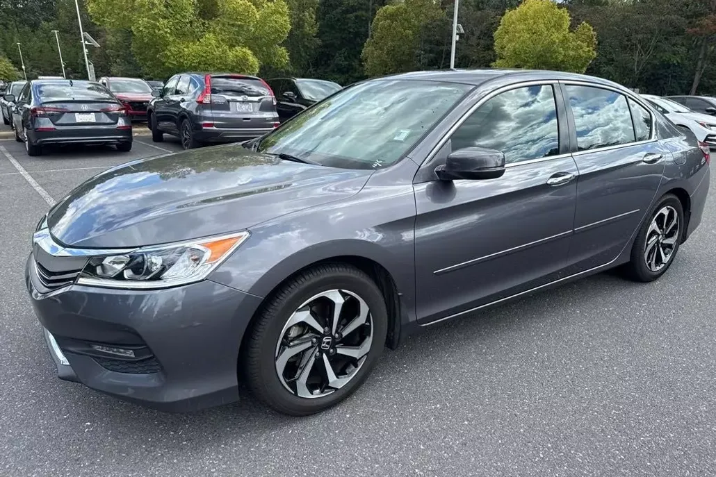 2016 Honda Accord EX photo 1