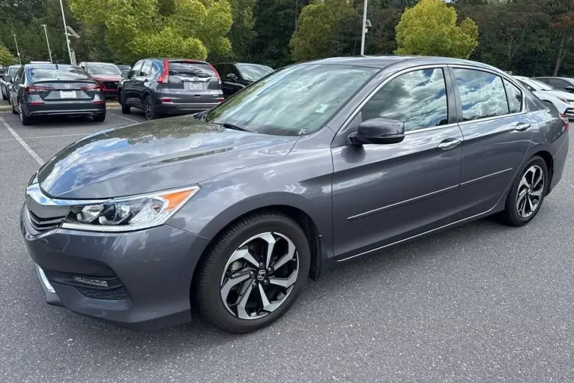 2016 Honda Accord EX photo 1