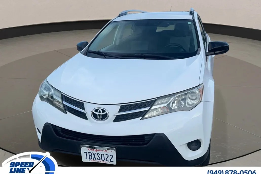 2013 Toyota RAV4 LE photo 1