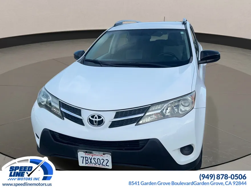 2013 Toyota RAV4 LE photo 1