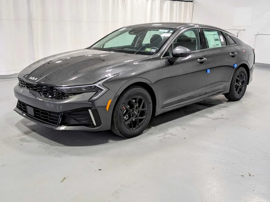 2025 Kia K5 LXS photo 1