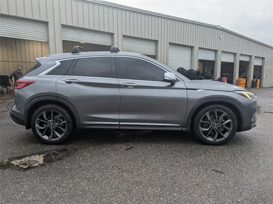 2019 Infiniti QX50 Essential photo 1