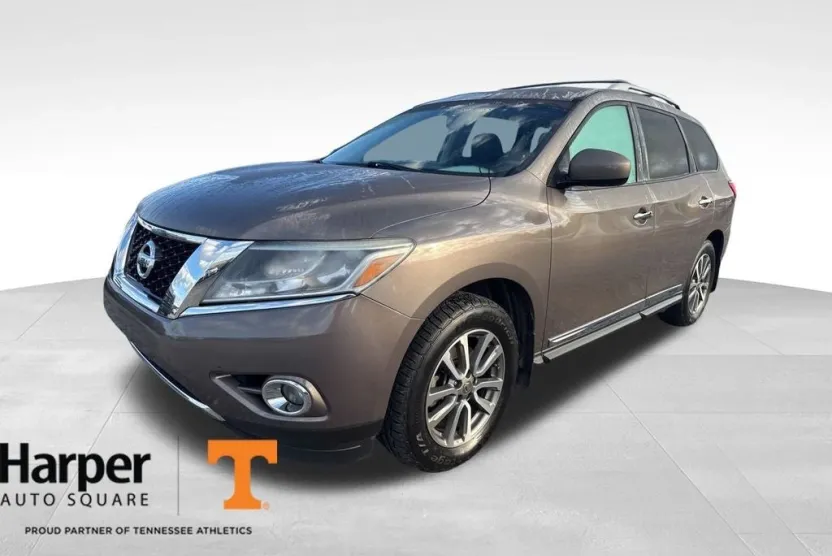 2014 Nissan Pathfinder SL photo 1