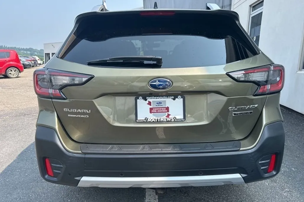 2022 Subaru Outback Touring photo 1
