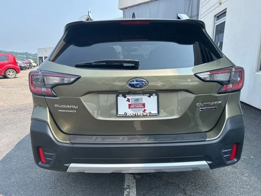 2022 Subaru Outback Touring photo 1