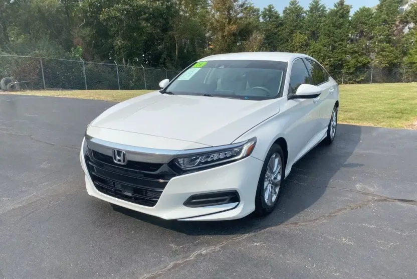 2019 Honda Accord LX photo 1