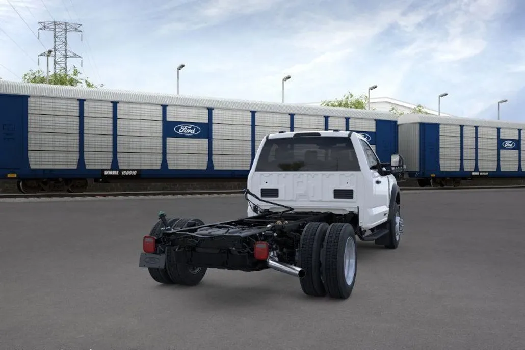 2025 Ford F-450 XL photo 1