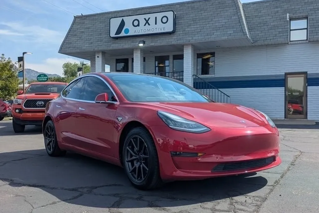 2018 Tesla Model 3 photo 1