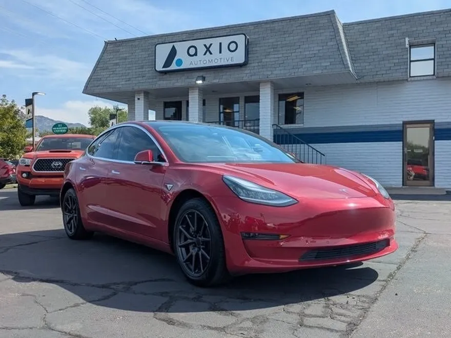 2018 Tesla Model 3 photo 1