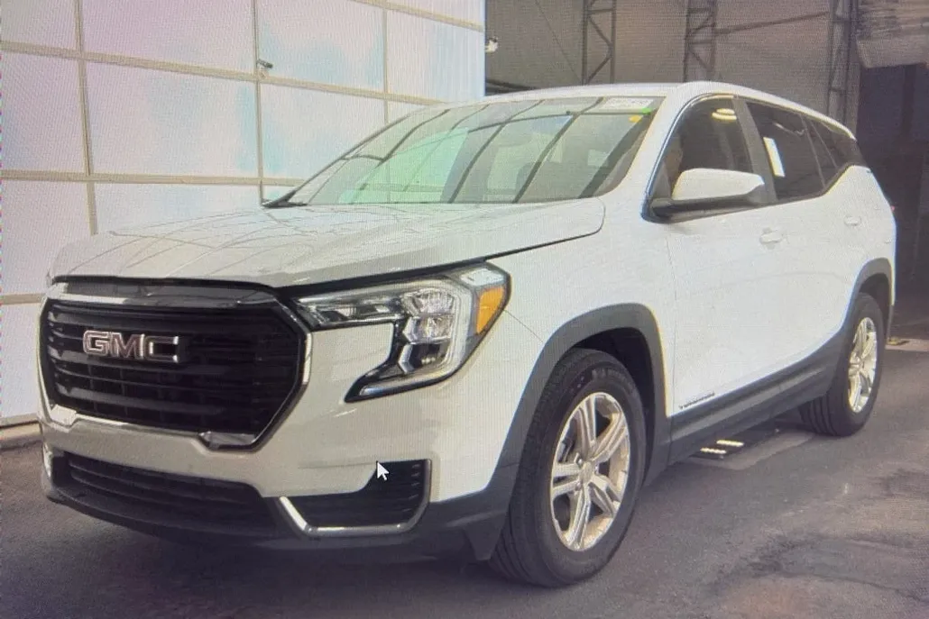 2024 Gmc Terrain SLE photo 1