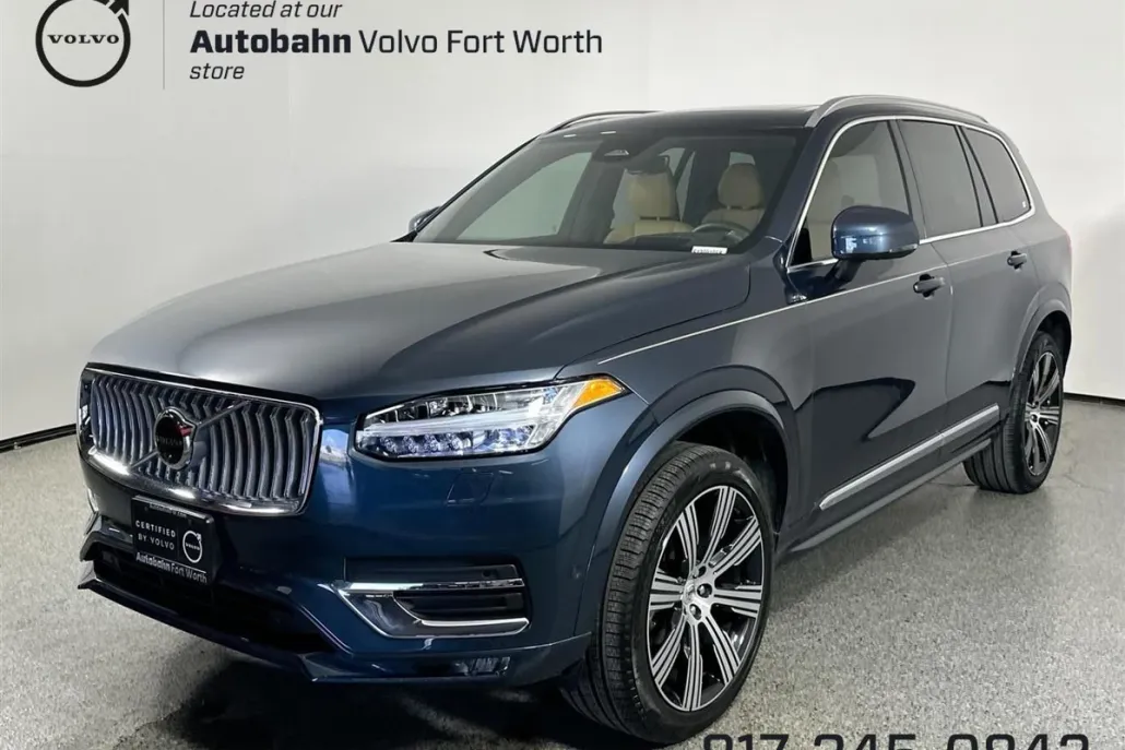 2025 Volvo XC90 B5 photo 1