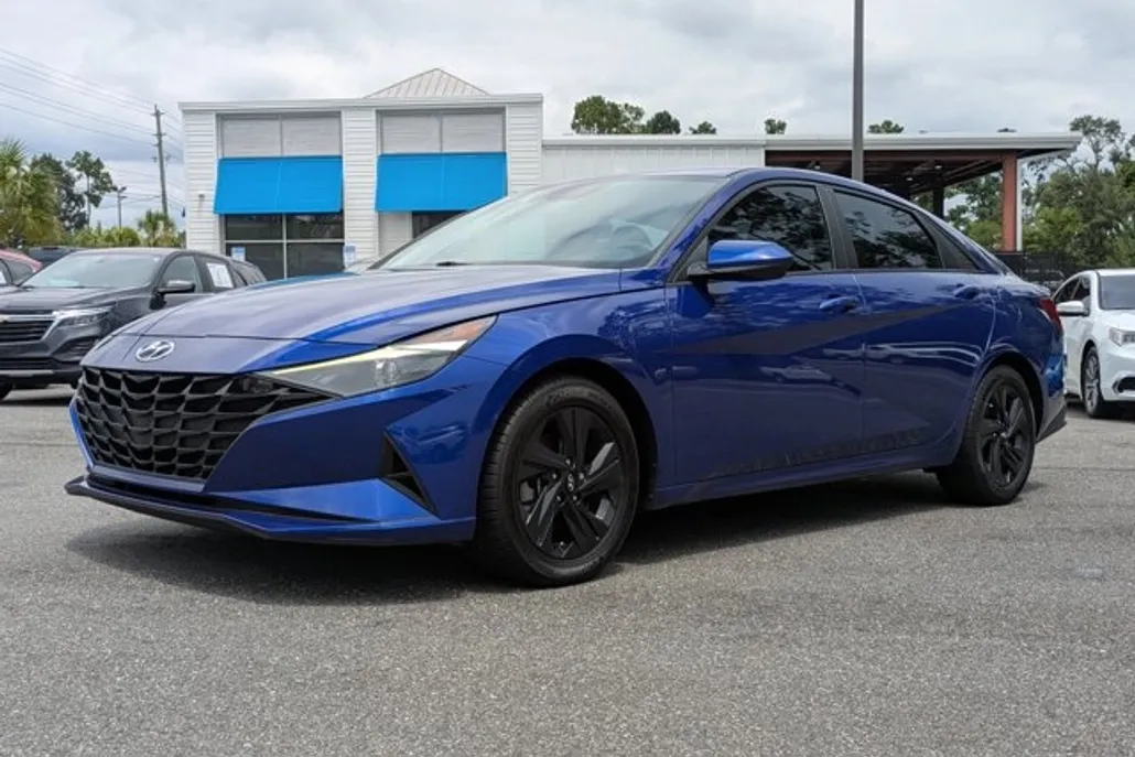 2021 Hyundai Elantra SEL photo 1