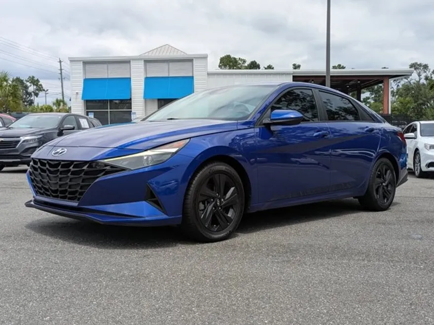 2021 Hyundai Elantra SEL photo 1