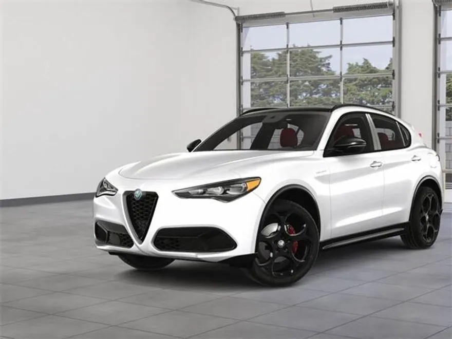 2025 Alfa Romeo Stelvio Sprint photo 1