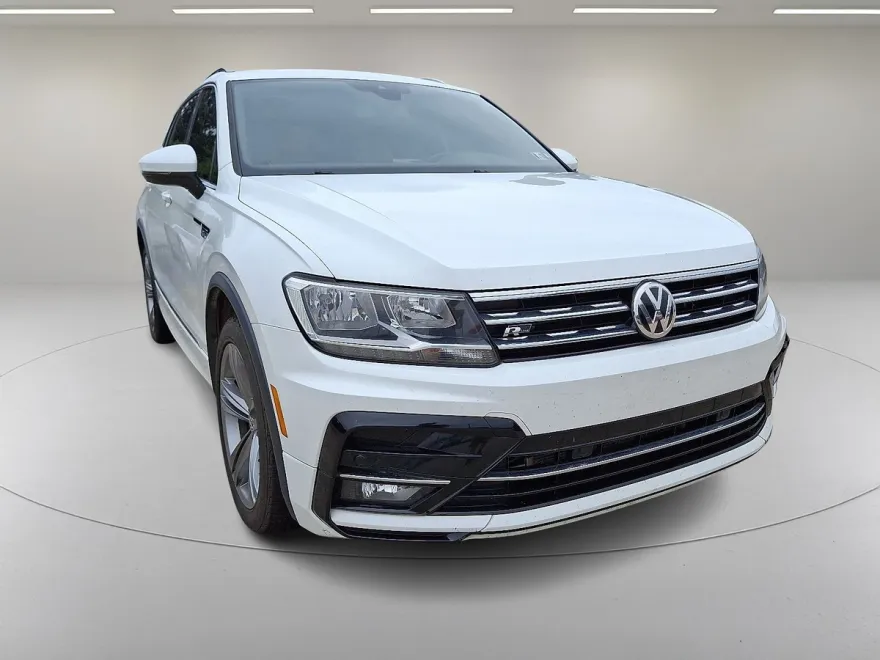2019 Volkswagen Tiguan SEL R-Line photo 1