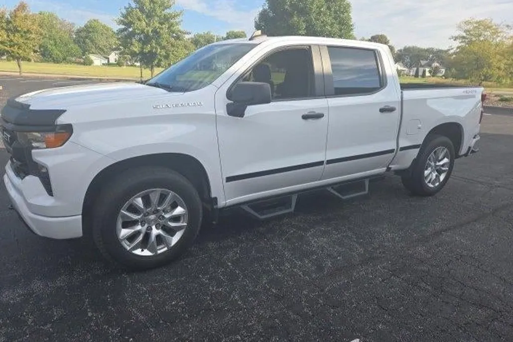 2023 Chevrolet Silverado 1500 Custom photo 1
