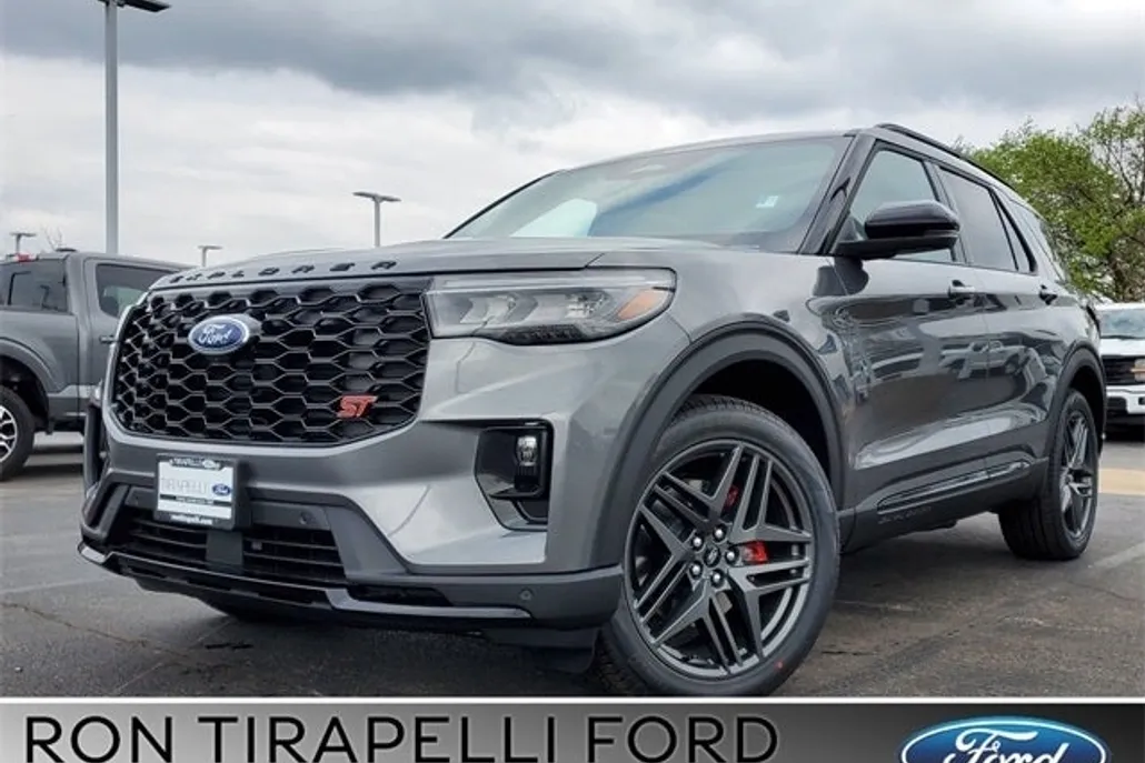 2025 Ford Explorer ST photo 1