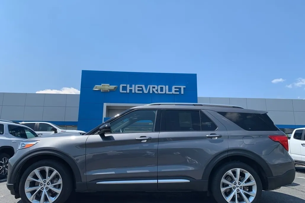2022 Ford Explorer Platinum photo 1