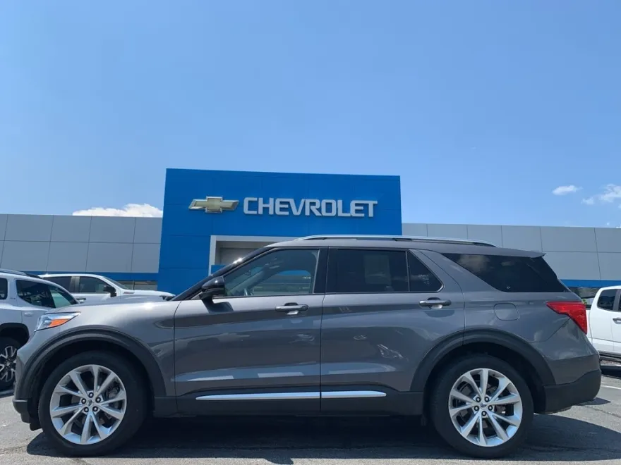 2022 Ford Explorer Platinum photo 1