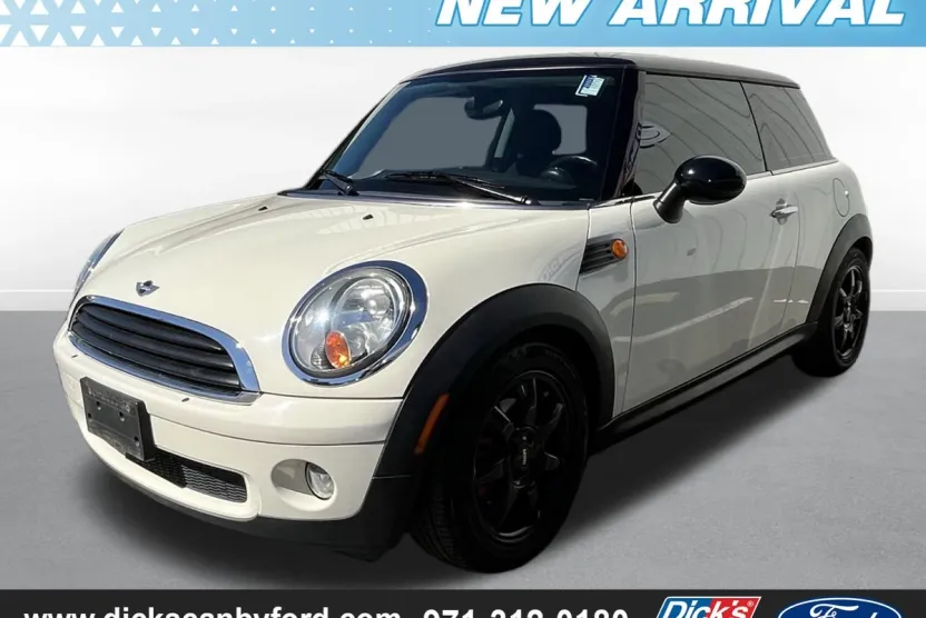 2010 Mini Cooper Hardtop 2 Door photo 1