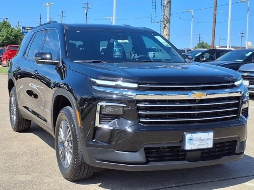 2025 Chevrolet Traverse photo 1