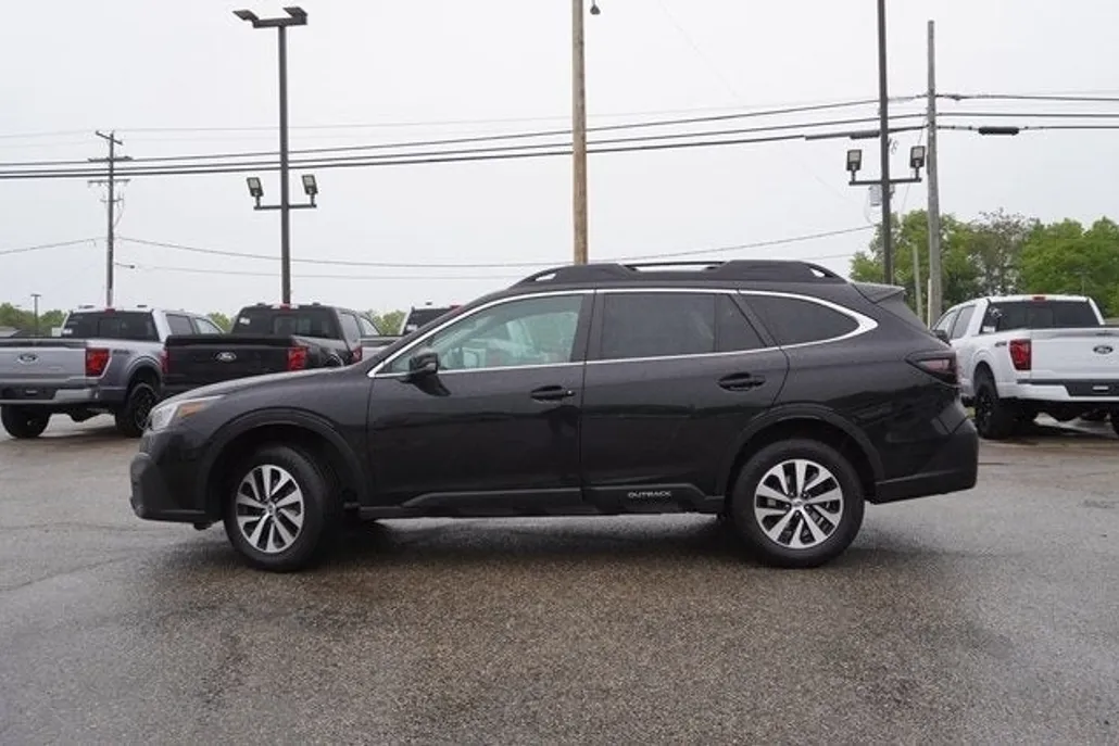 2022 Subaru Outback Premium photo 1