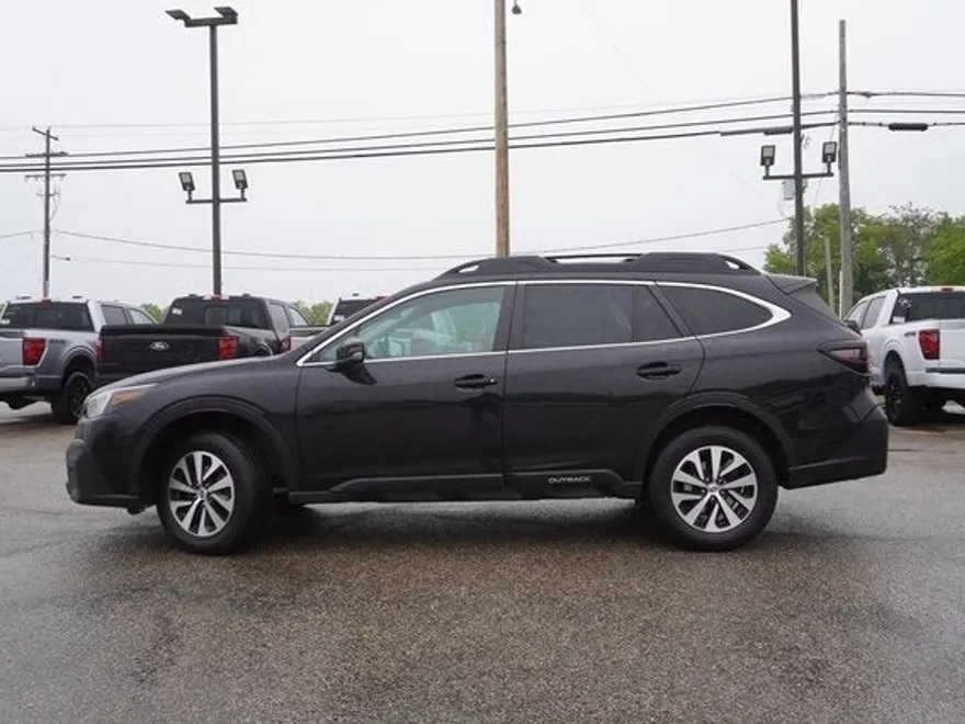 2022 Subaru Outback Premium photo 1