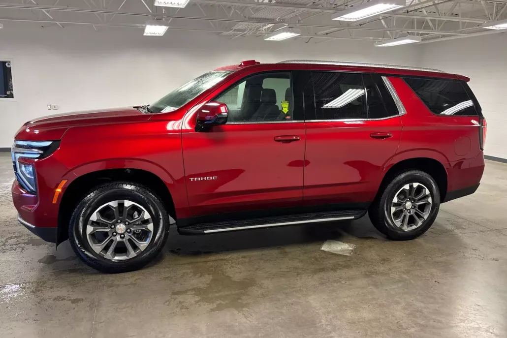 2025 Chevrolet Tahoe LT photo 1