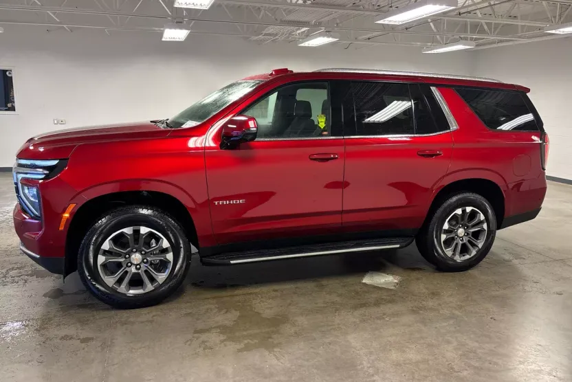 2025 Chevrolet Tahoe LT photo 1