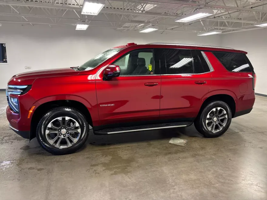 2025 Chevrolet Tahoe LT photo 1