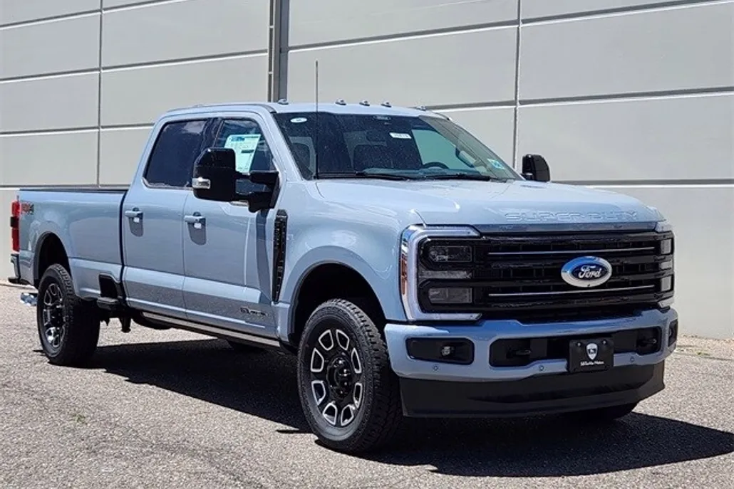 2025 Ford F-350 photo 1