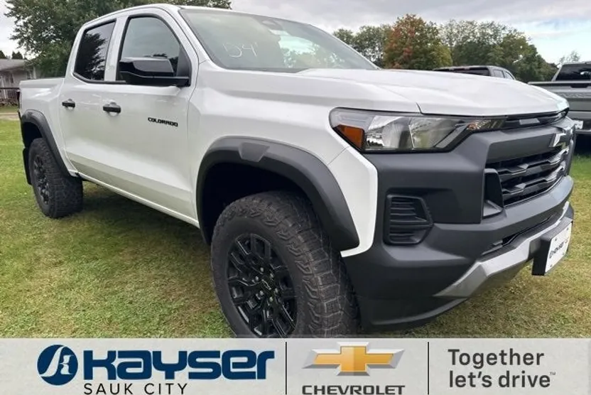 2026 Chevrolet Colorado Trail Boss photo 1