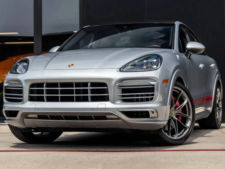 2023 Porsche Cayenne GTS Coupe photo 1