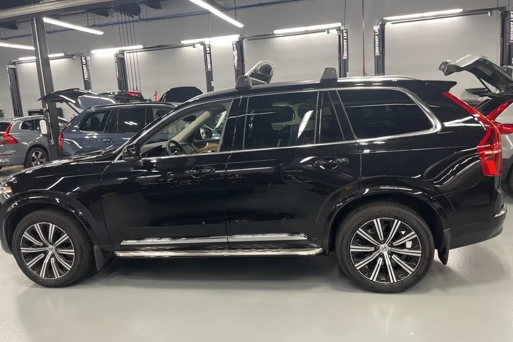 2024 Volvo XC90 Plus photo 1