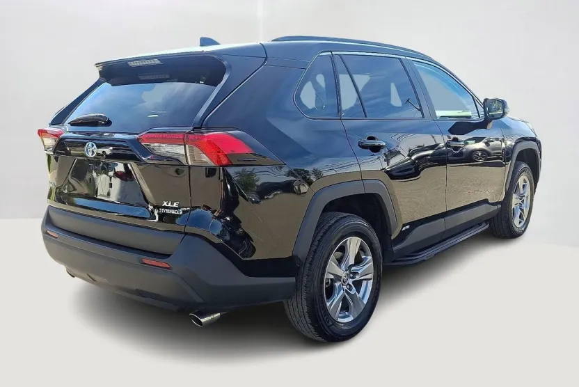 2022 Toyota RAV4 Hybrid XLE photo 1