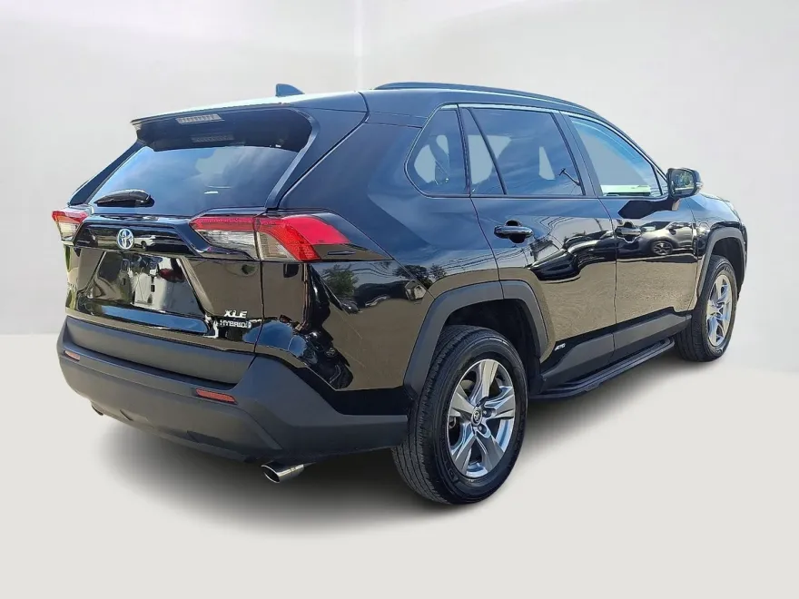 2022 Toyota RAV4 Hybrid XLE photo 1