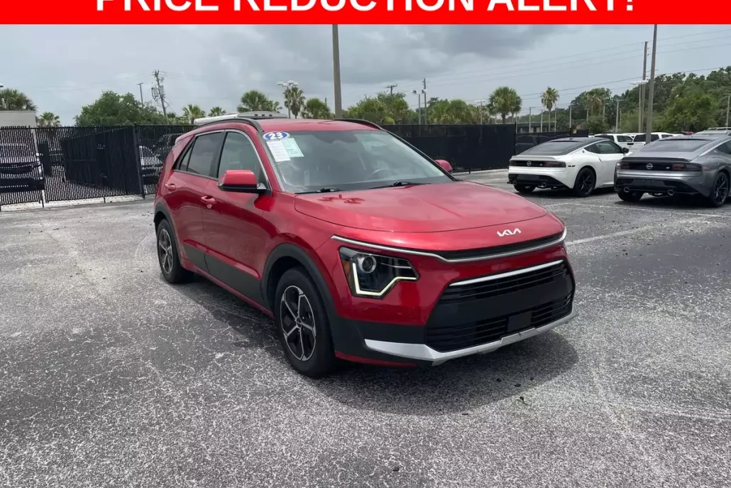 2023 Kia Niro EX photo 1