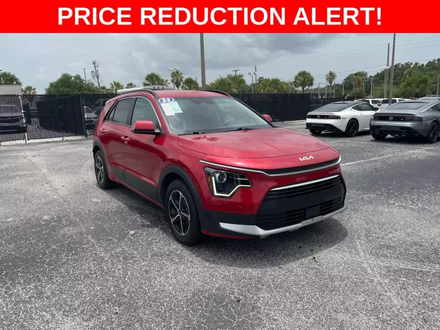 2023 Kia Niro EX photo 1