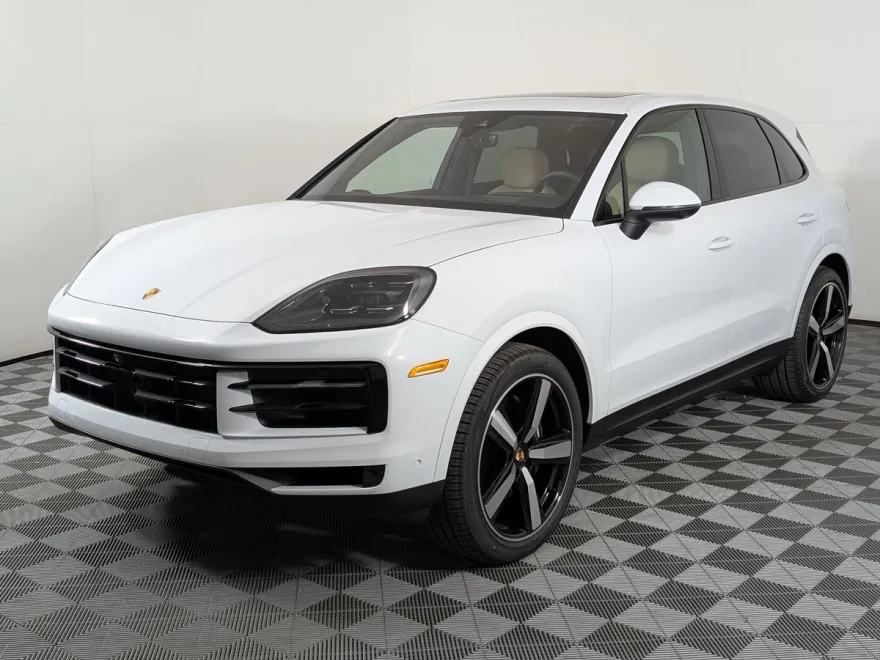 2025 Porsche Cayenne photo 1