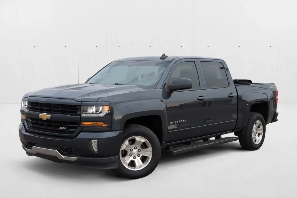 2017 Chevrolet Silverado 1500 LT photo 1