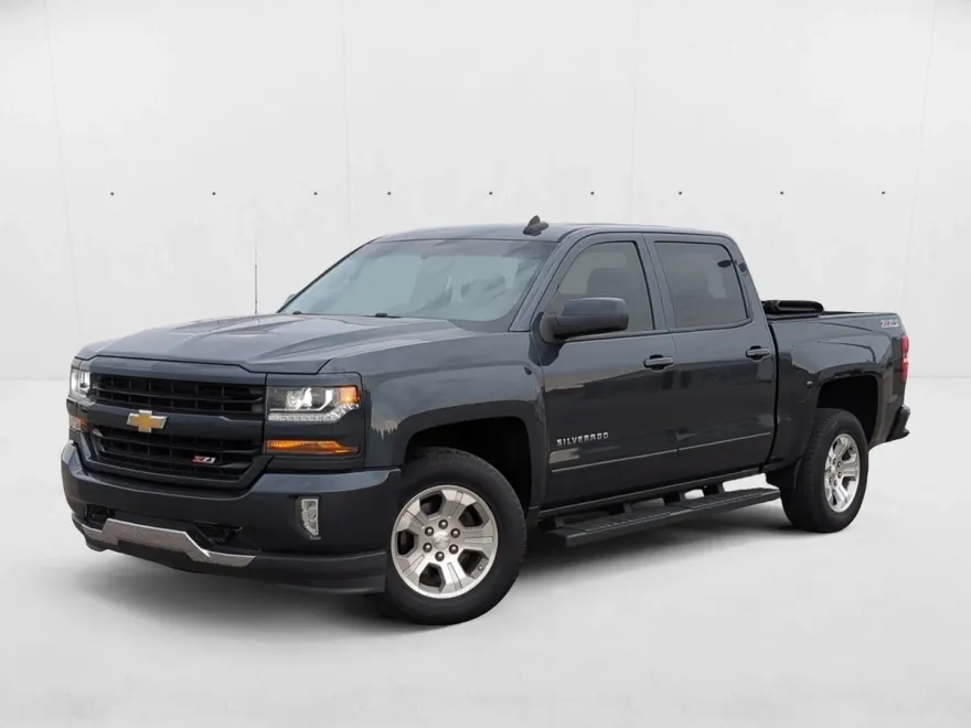 2017 Chevrolet Silverado 1500 LT photo 1