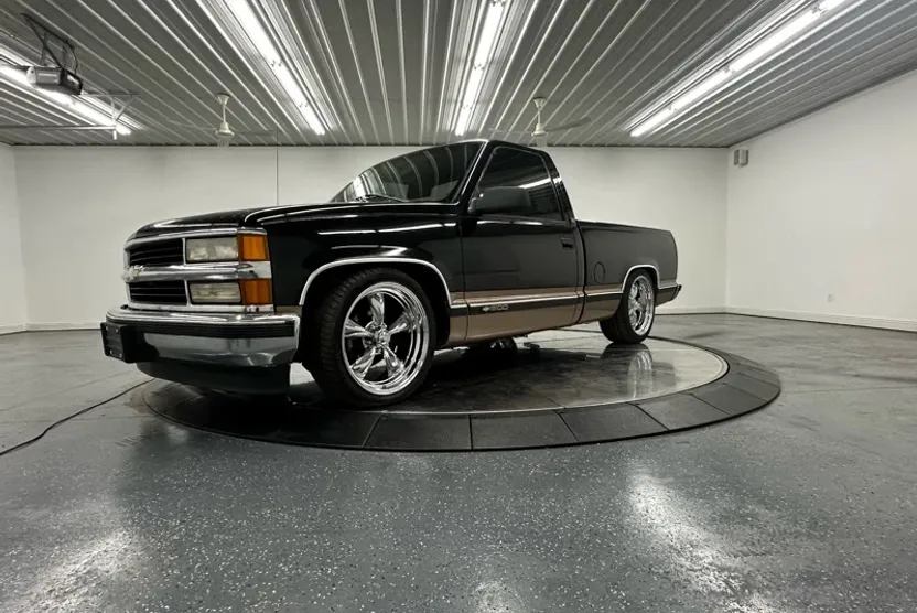 1995 Chevrolet Silverado photo 1