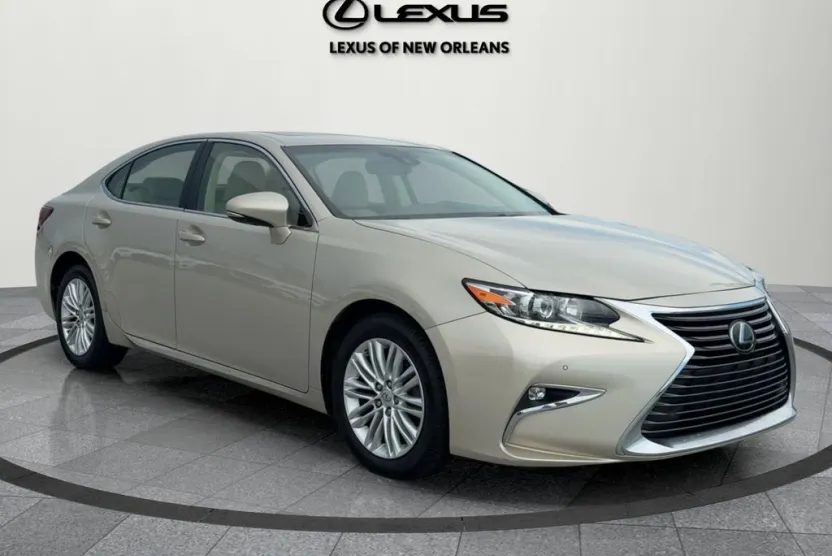 2017 Lexus ES 350 photo 1