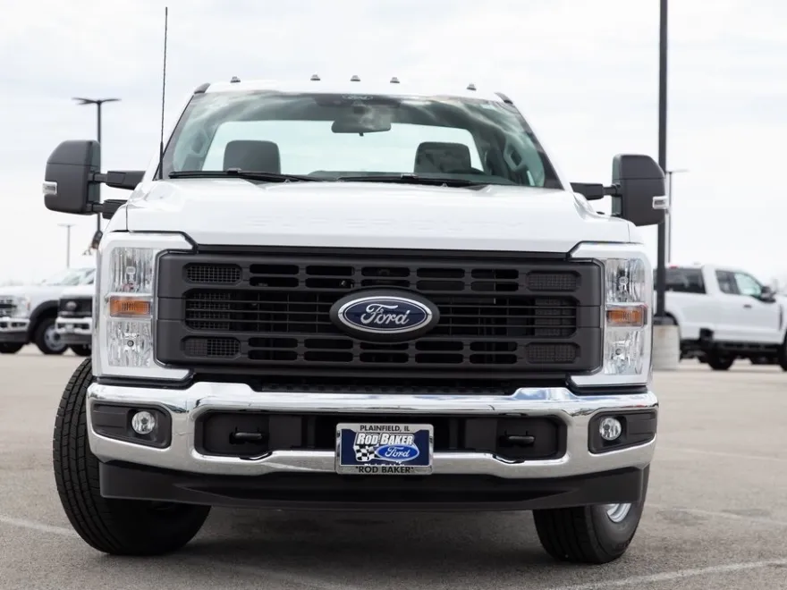2025 Ford F-250 XL photo 1