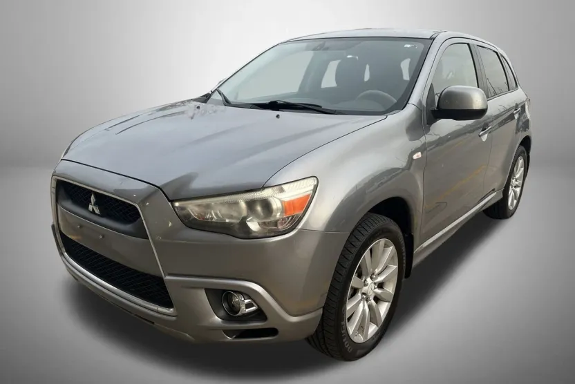 2011 Mitsubishi Outlander Sport SE photo 1