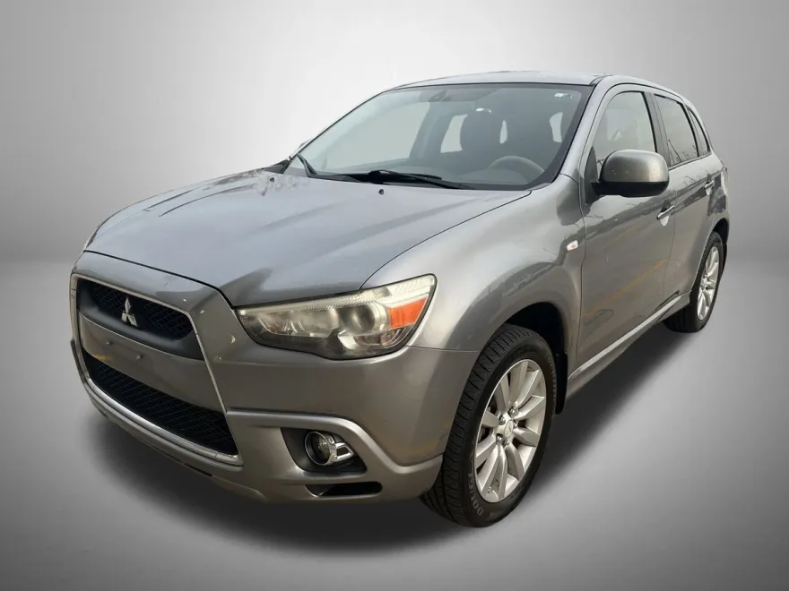 2011 Mitsubishi Outlander Sport SE photo 1