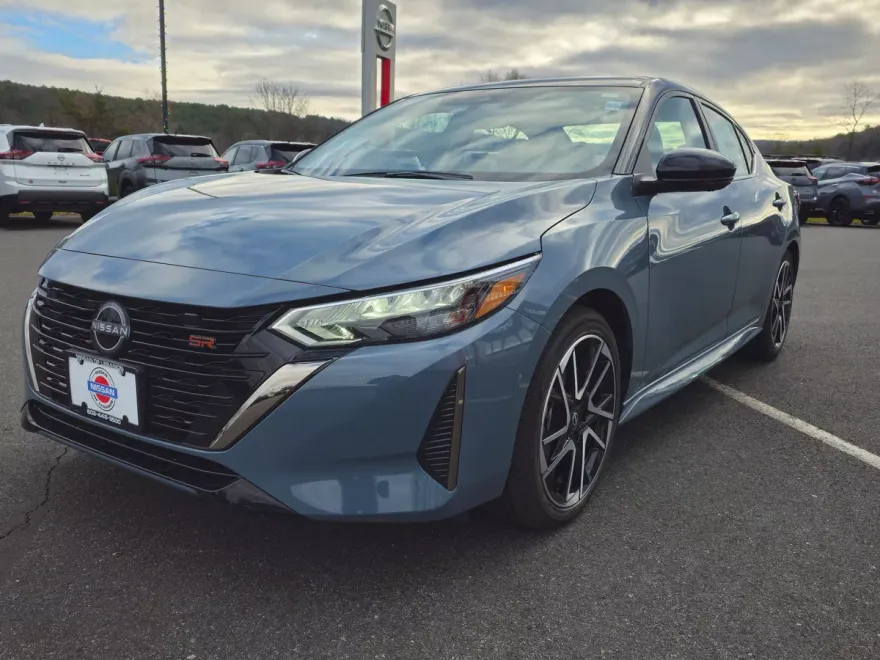 2025 Nissan Sentra SR photo 1